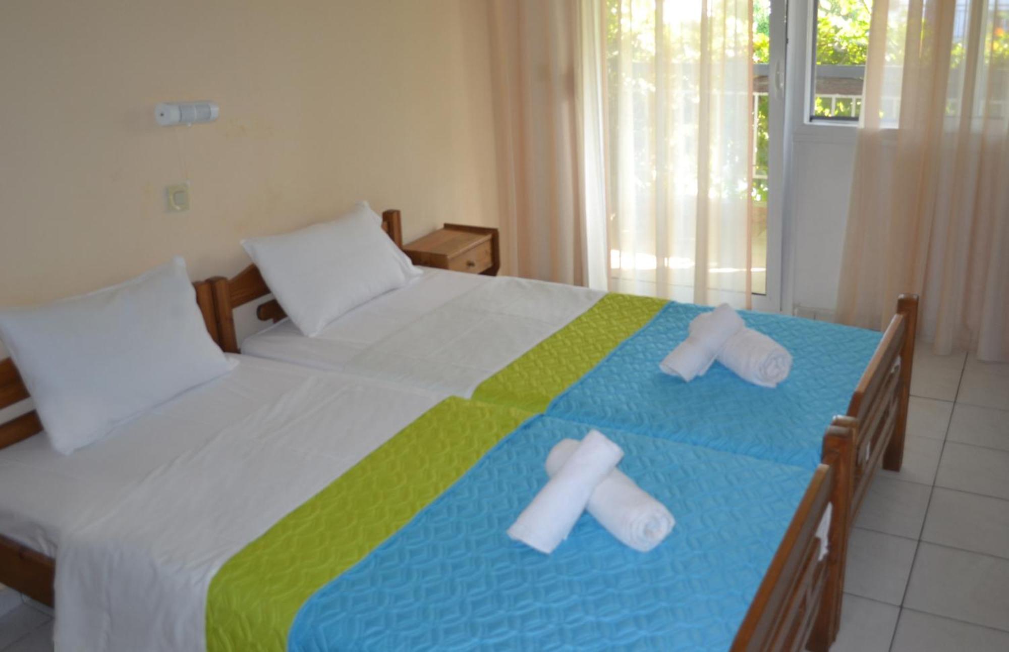 Artemis Apartments Paralia Dionysiou Room photo