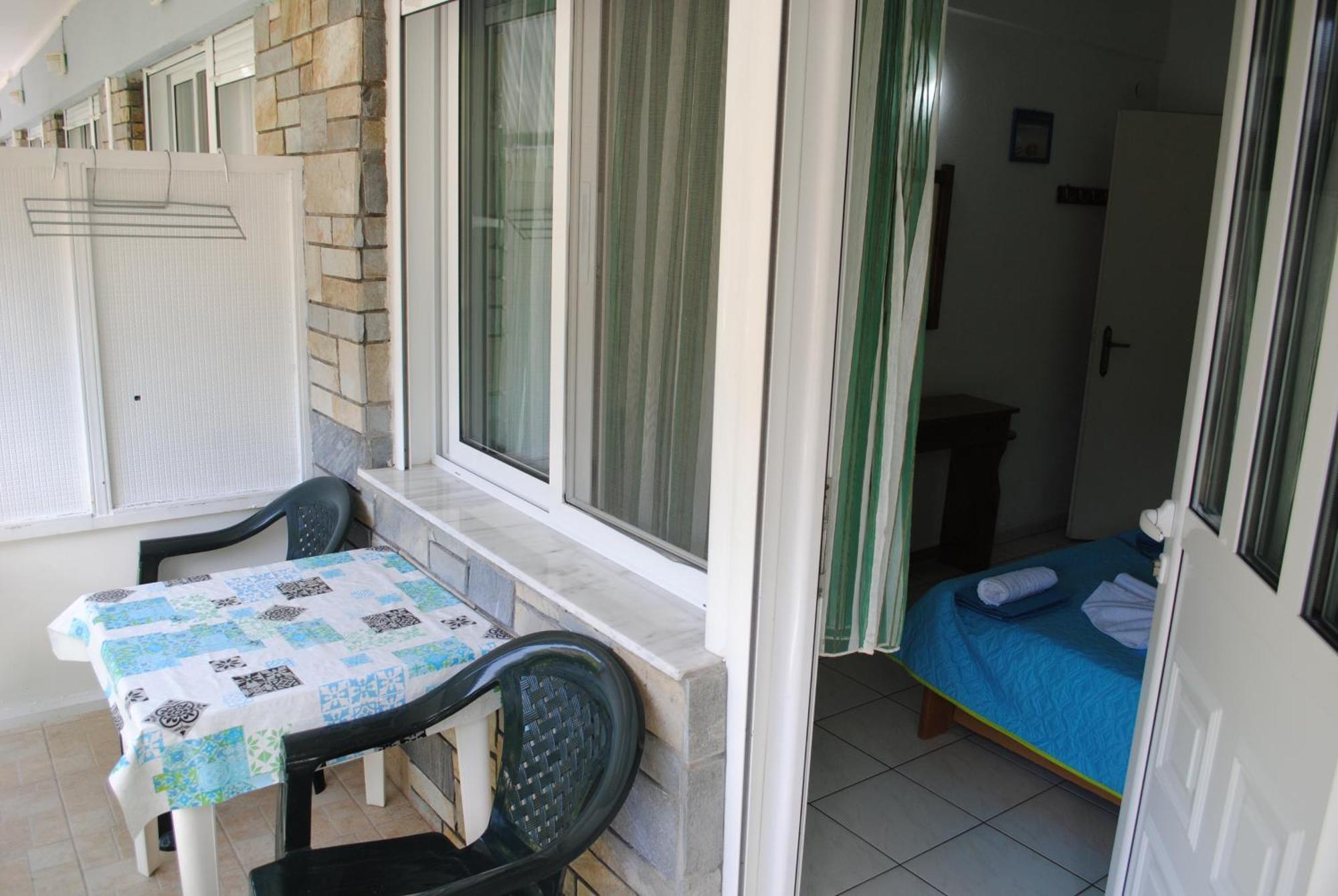 Artemis Apartments Paralia Dionysiou Exterior photo